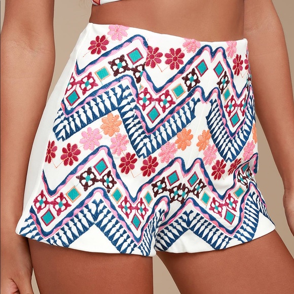 LULUS Embroidered White Shorts - Picture 1 of 4